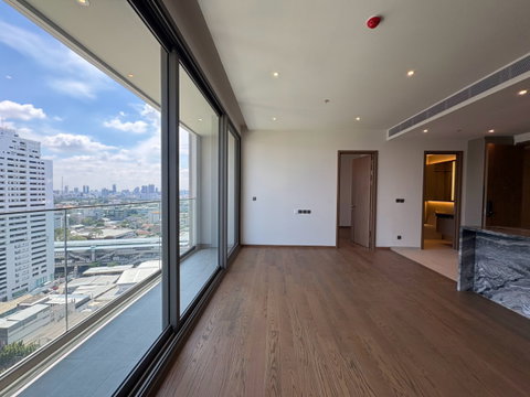 Via Ari condo for sale 3 bedroom and pet friendly unit