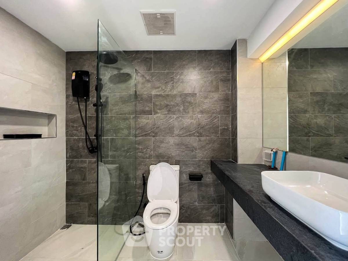 picture 4-BR Townhouse near ARL Ramkhamhaeng (ID 3394040) - 12/12
