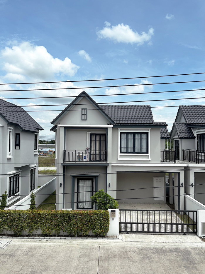 picture 3 Bedrooms, 3 Bathrooms, 2 Parking Spaces | For Rent — Ready to Move In! - 1/17