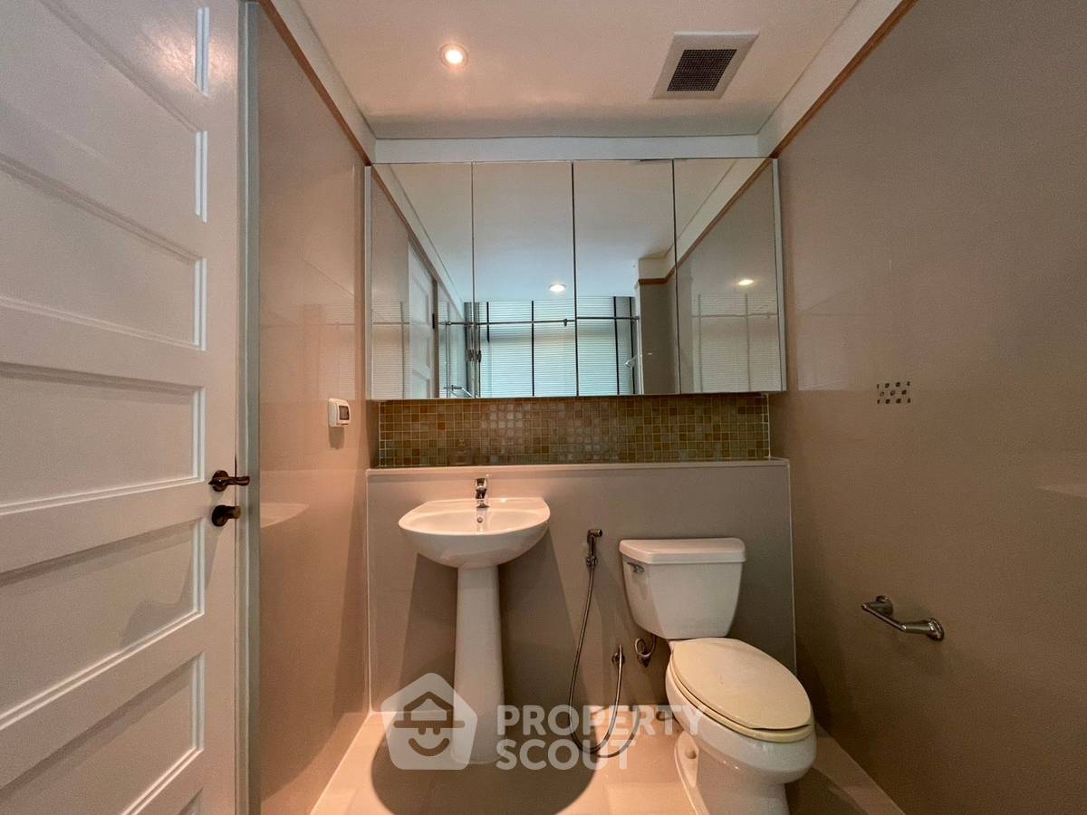 picture 3-BR Condo at Aguston Sukhumvit 22 near MRT Queen Sirikit National Convention Centre (ID 3260610) - 26/27