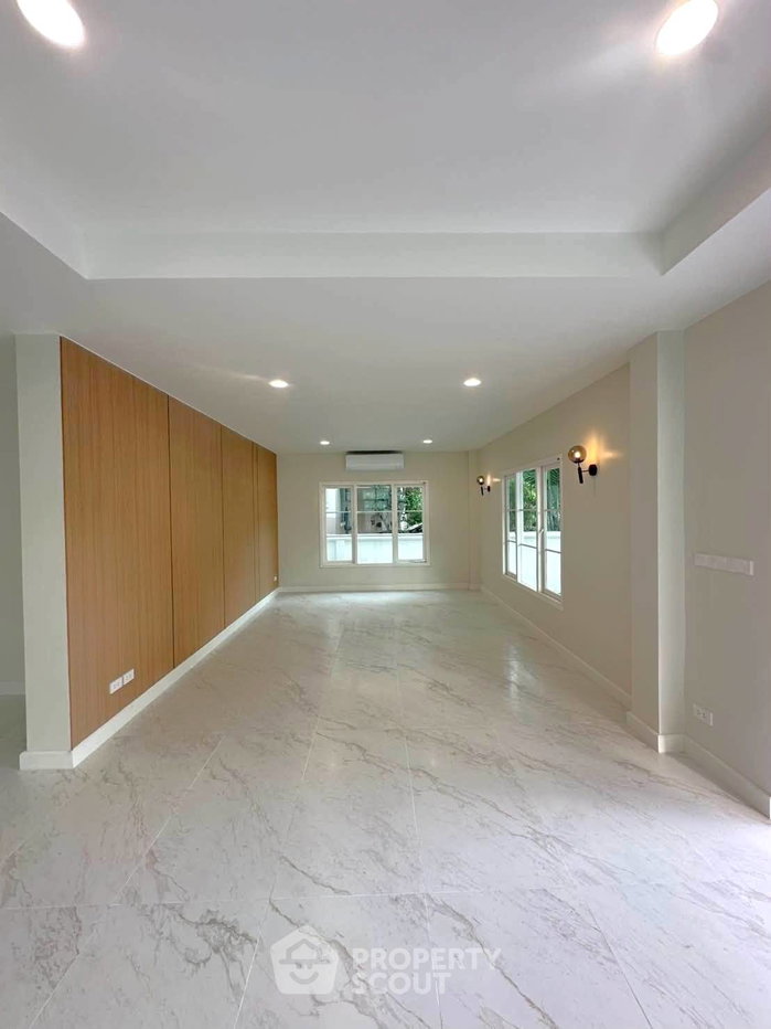 รูป บ้าน 3 ห้องนอน ขนาด 285 ตร.ม. Ratchapruek Exclusive Sukhumvit 103 (ID 3395899) - รูปที่ 3/10