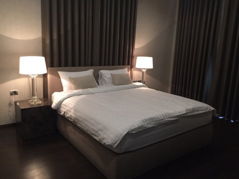 Negotiable Price - 2B3B 120 Sq.m. Top Floor with bathtub. Fully Furnished Ready to move in