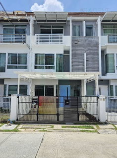 📌 ขายทาวน์เฮาส์ 3 ชั้น โครงการ บ้านใหม่ พระราม 9 – ศรีนครินทร์ 3 ห้องนอน 3 ห้องน้ำ