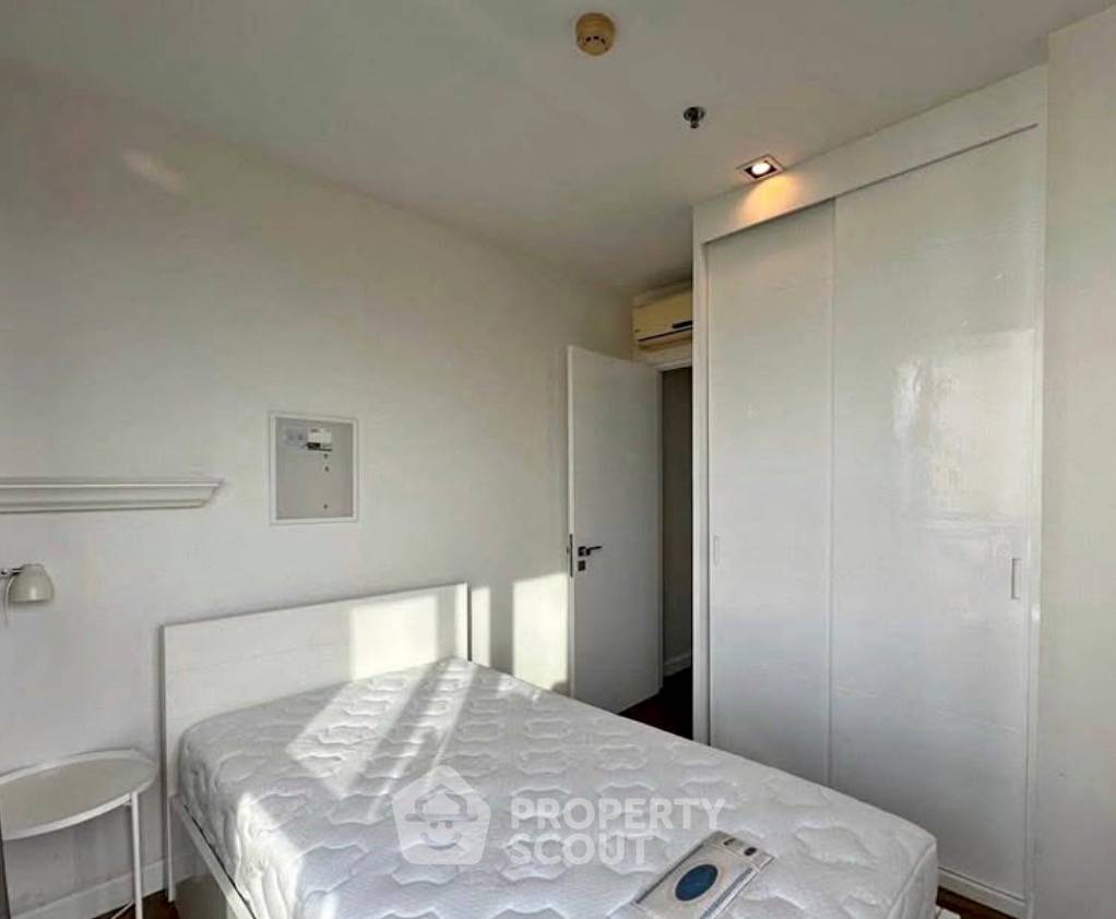 รูป คอนโด 2-ห้องนอน ที่ เดอะ รูม สาทร-ตากสิน ใกล้ BTS โพธิ์นิมิตร (ID 3384548) - รูปที่ 2/6