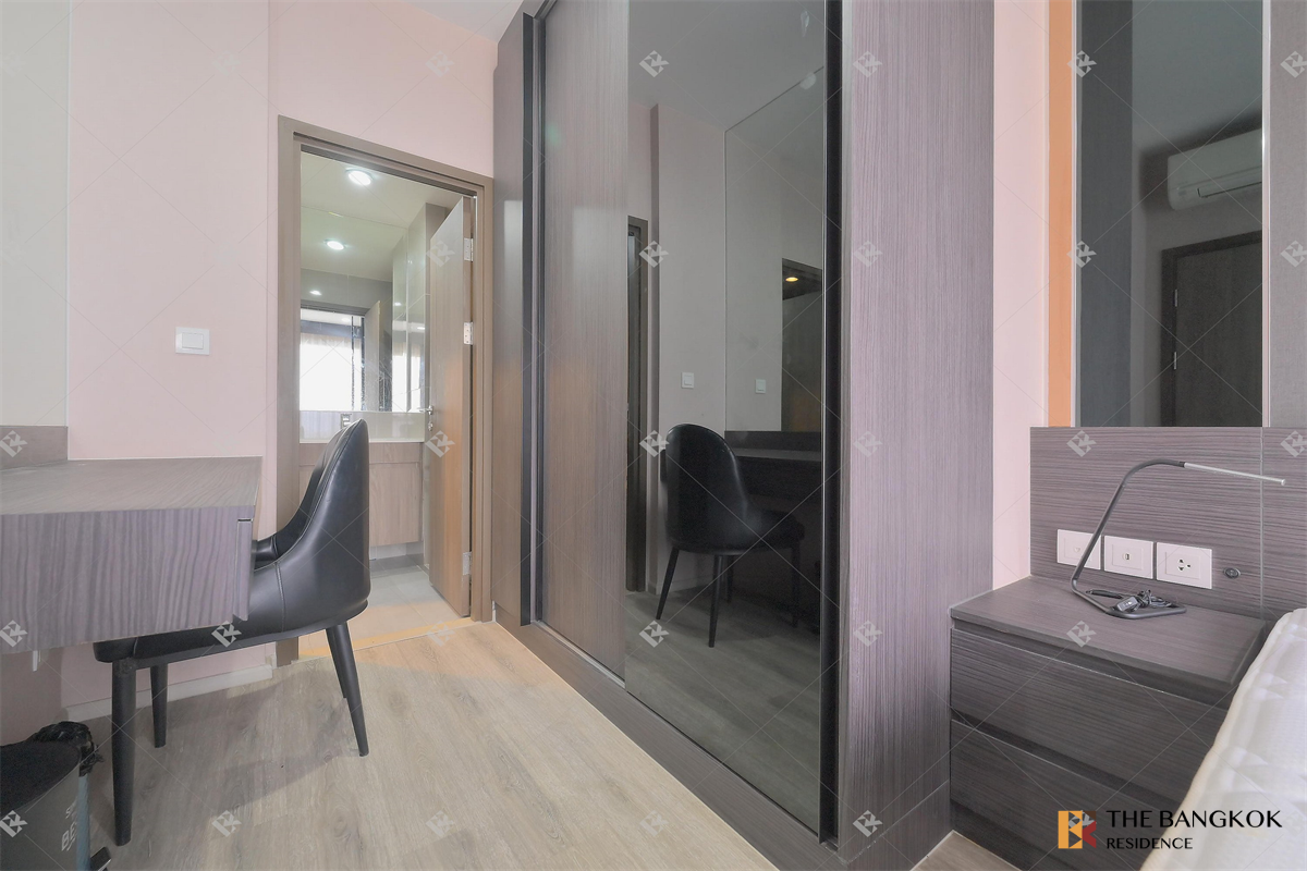 picture Ideo Mobi Asoke Comfortable and Ready to Move-in near MRT Phetchaburi Station - 9/10