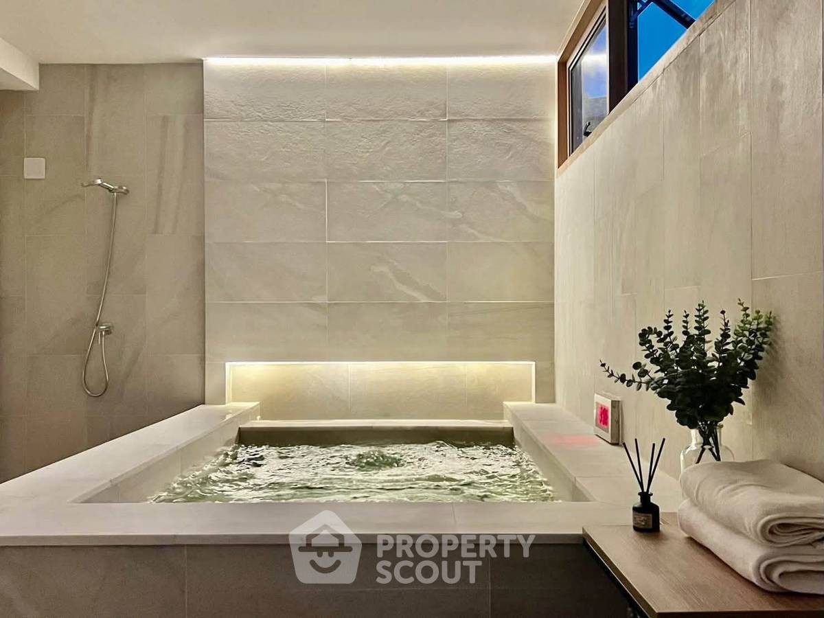 picture 4-BR Townhouse near ARL Ramkhamhaeng (ID 3394040) - 9/12