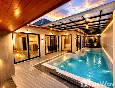 Houses for sale Thalang Phuket : Luxury Pool Villa with Private Gym in Pa Klok, Phuket 6858518