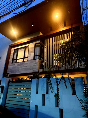 ทาวน์โฮม ถนนสุขุมวิท : LTHC16331 - Townhouse for Sale | Ekkamai 22 | 350 Sq.m. | 3 Beds | 3 Baths | Special Price 11.9MB