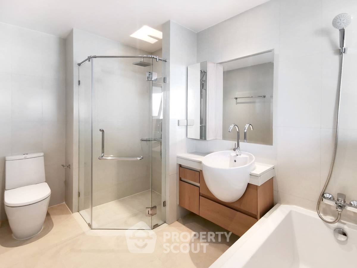 picture 2-BR Condo at Sky Walk Residences near BTS Phra Khanong (ID 3377992) - 17/18