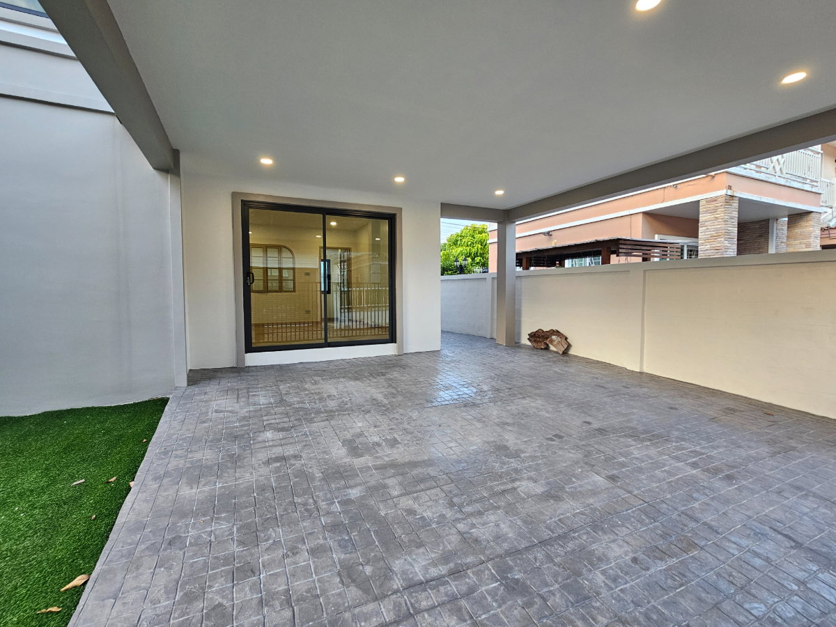 picture For sale at Baan Oon Rak, Lat Phrao 87, Yaek 16—located near CDC - 4/11
