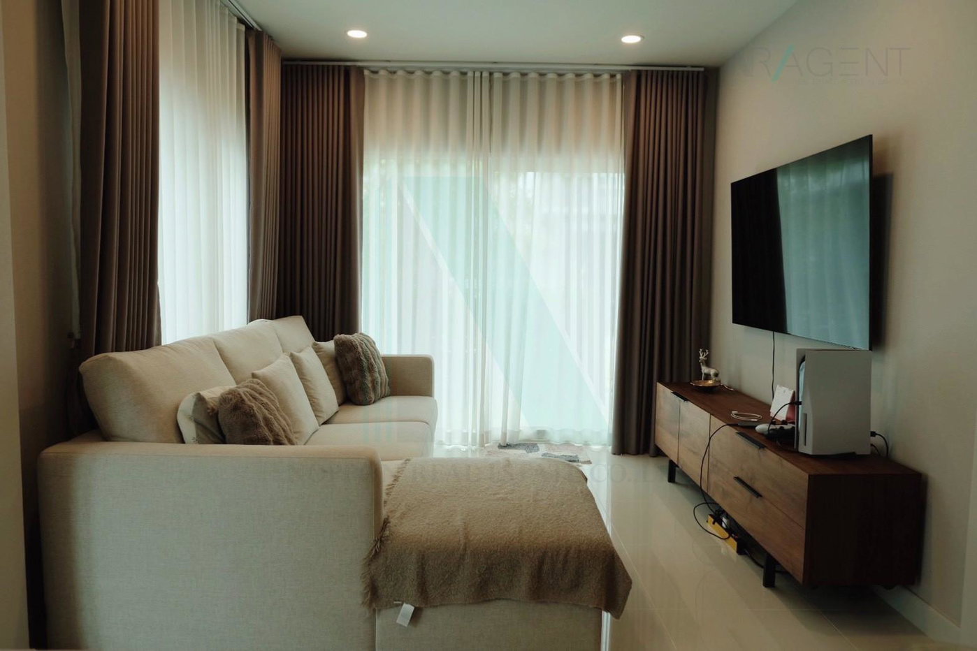 รูป ขายบ้านเดี่ยว โครงการ เซนโทร บางนา - ศรีนครินทร์ 2 ชั้น 4 ห้องนอน 4 ห้องน้ำ - รูปที่ 3/8