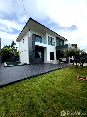Houses for sale Bang Lamung Chonburi : 4 Bedroom House for sale in Huai Yai, Chon Buri  6837131
