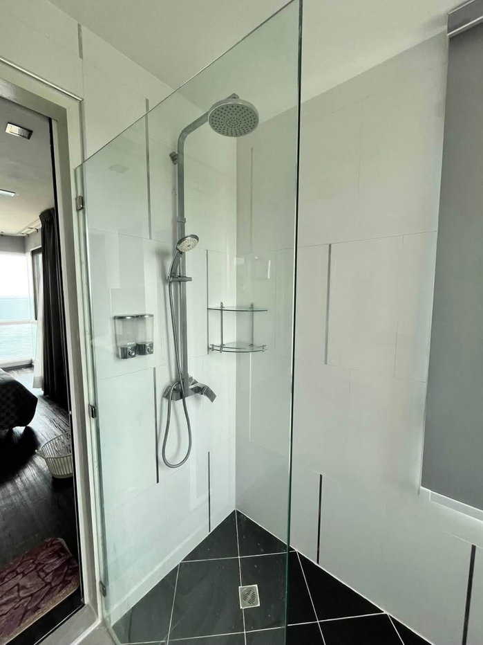 picture ð Condo for rent at The Ultimate River Beach, located right by the sea at Saeng Chan Beach, Rayong. - 8/16