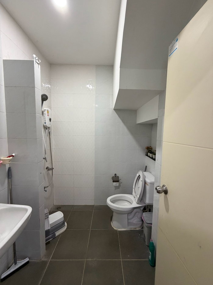 picture Corner Townhome for Sale – Only 5 Minutes from Central Westgate! - 12/18