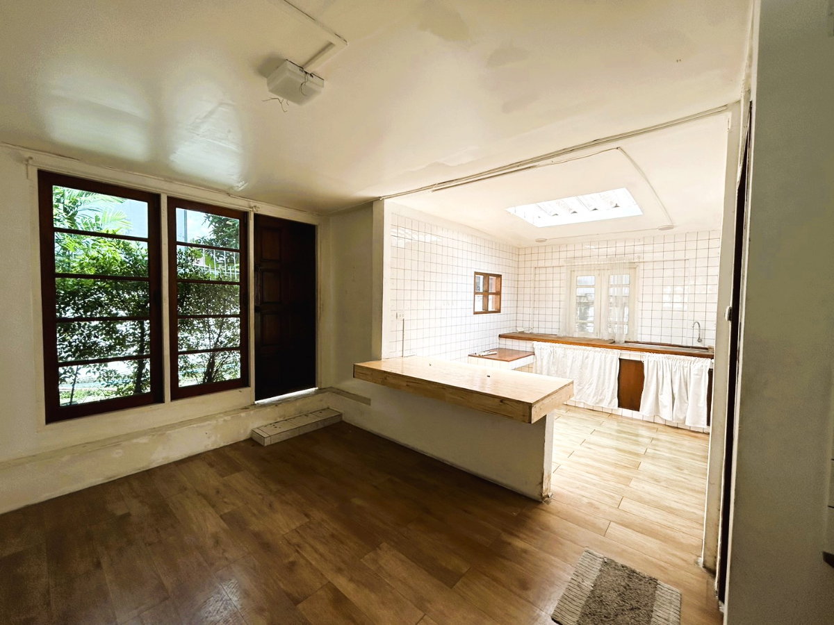 picture Two-story detached house in Mitraphap Village, Soi Onnut 46, Sukhumvit 77 area. - 12/19