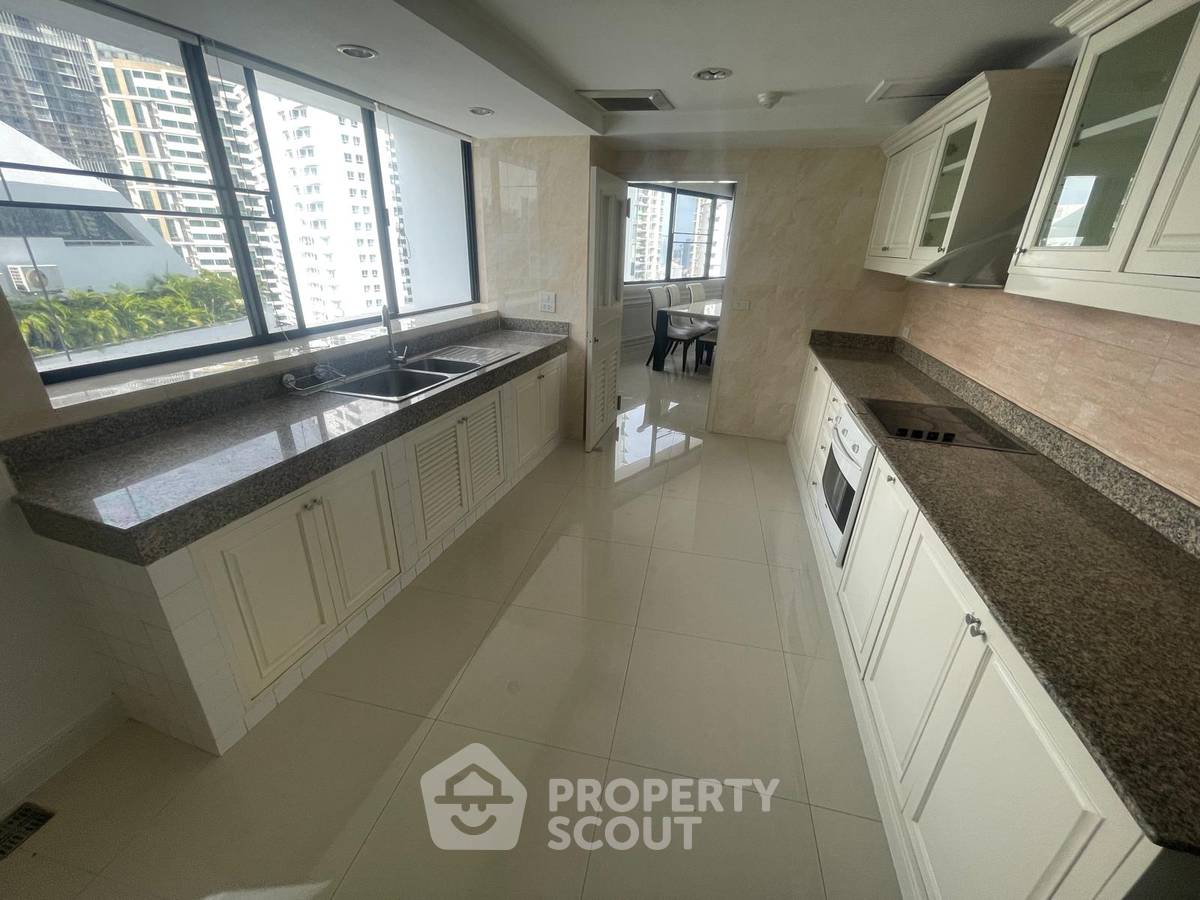 picture Pet-Friendly 3-BR President Park Condominium Near MRT Queen Sirikit (ID 3399994) - 7/10