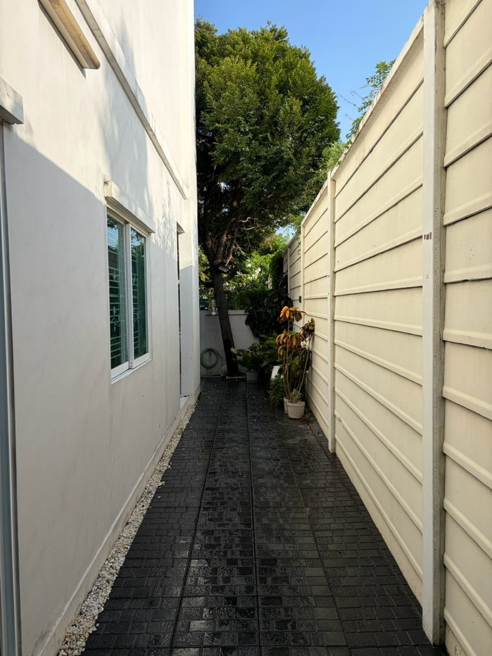 picture Corner Townhome for Sale – Only 5 Minutes from Central Westgate! - 4/18