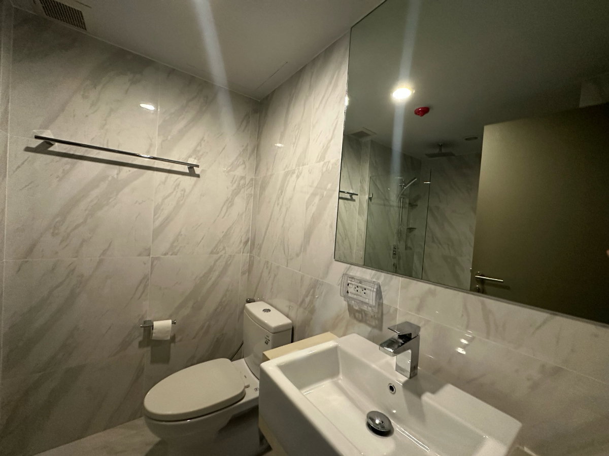 รูป 🏡 ห้องสวย สภาพใหม่มาก! เฟอร์นิเจอร์ครบ พร้อมเข้าอยู่ | Ideo Mobi Sukhumvit 40 | 2 ห้องนอน 2 ห้องน้ำ ใกล้ BTS เอกมัย | เจ้าของปล่อยเอง ไม่มีค่านายหน้า - รูปที่ 2/9