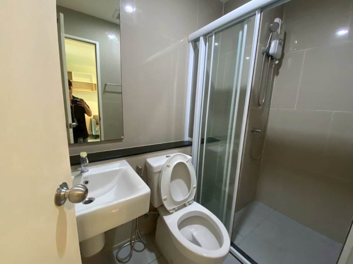 picture 𝐀𝐬𝐩𝐢𝐫𝐞 𝐒𝐚𝐭𝐡𝐨𝐫𝐧 𝐑𝐚𝐭𝐜𝐡𝐚𝐩𝐫𝐮𝐞𝐤 ✨Fully furniture ,ready to move in //contact LineID:@thirdproperty - 8/8