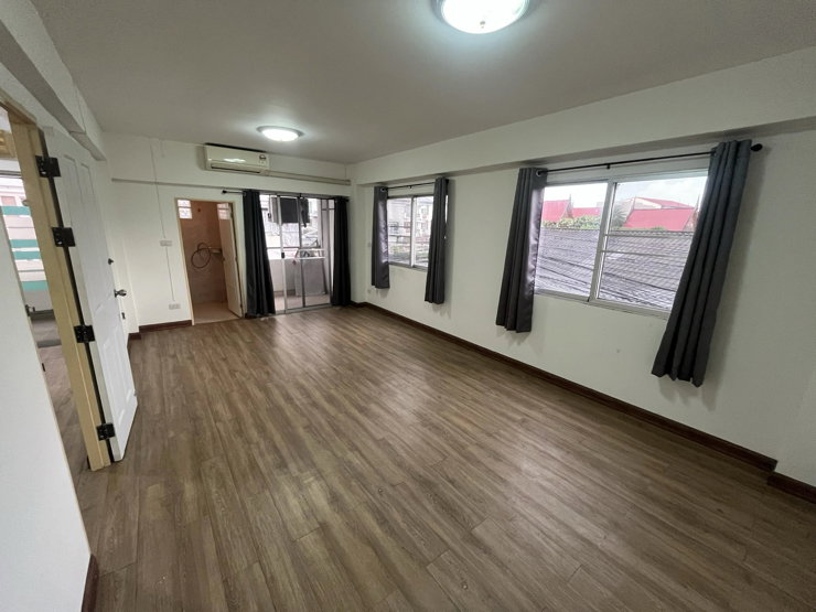 รูป 🏡 ขายคอนโดห้องใหญ่ ทำเลทอง! เดินไป บดินทรเดชา เพียง 8 นาที! 🏫✨ - รูปที่ 13/17