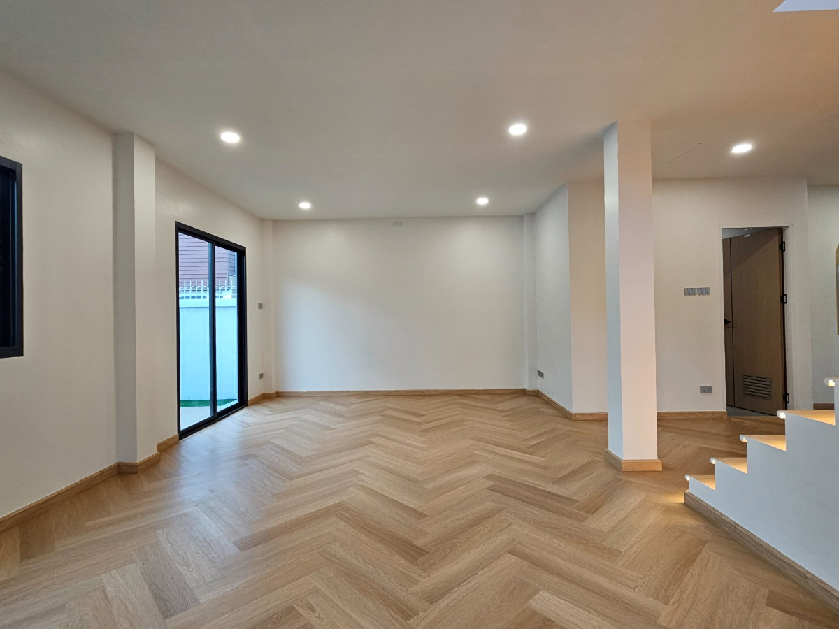 picture For sale at Baan Oon Rak, Lat Phrao 87, Yaek 16—located near CDC - 9/11