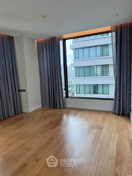 2-BR Condo at Sindhorn Residence near BTS Ratchadamri (ID 3399452)