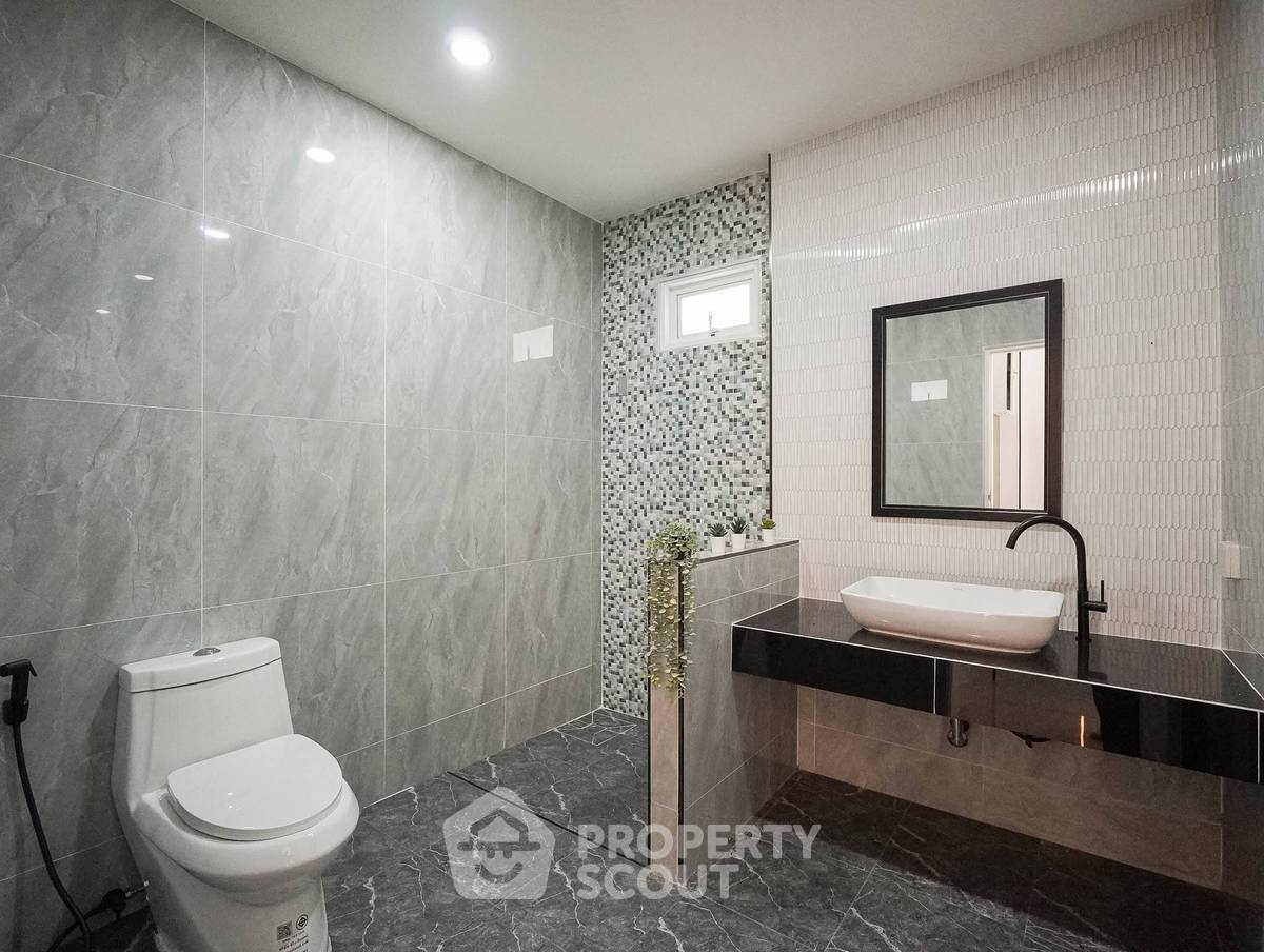 รูป บ้านสามห้องนอน พื้นที่หนึ่งร้อยห้าตารางเมตร ขายในห้วยใหญ่ บางละมุง (ID 3399759) - รูปที่ 28/31