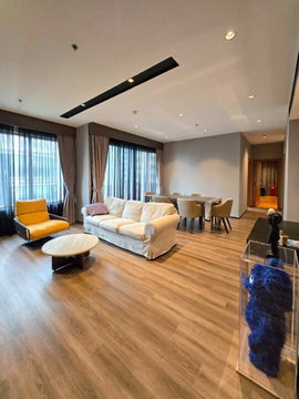ให้เช่าThe Emporio Place (ดิ เอ็มโพริโอ เพลส) ห้องใหญ่ใกล้BTSพร้อมพงษ์