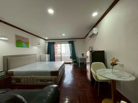 For Rent Condo COUNTRY COMPLEX Building B, Floor 13,Studio, Room size 38 sqm