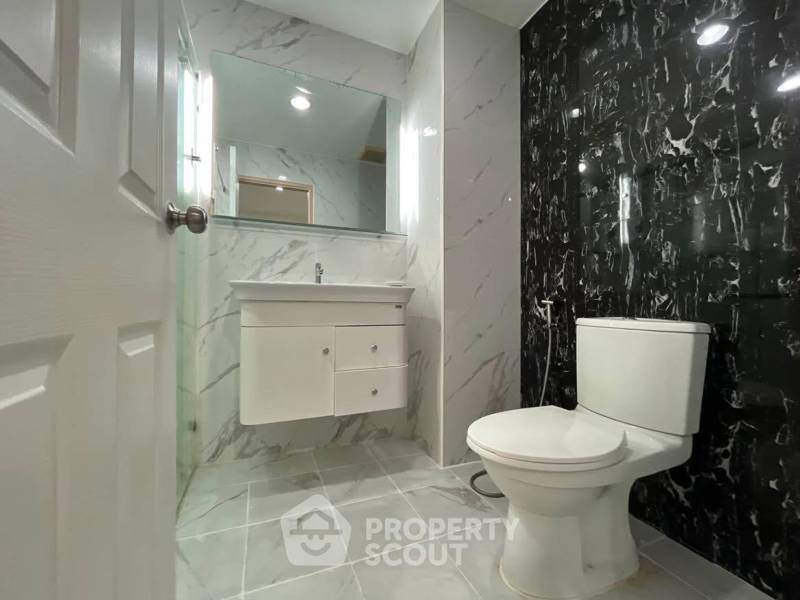 picture 1-BR Condo at Life @ Ratchada-Huaikwang near MRT Sutthisan (ID 3399758) - 18/20