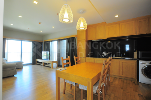 Noble Reveal near BTS Ekkamai Convenient Travel, Great Value per Square Meter