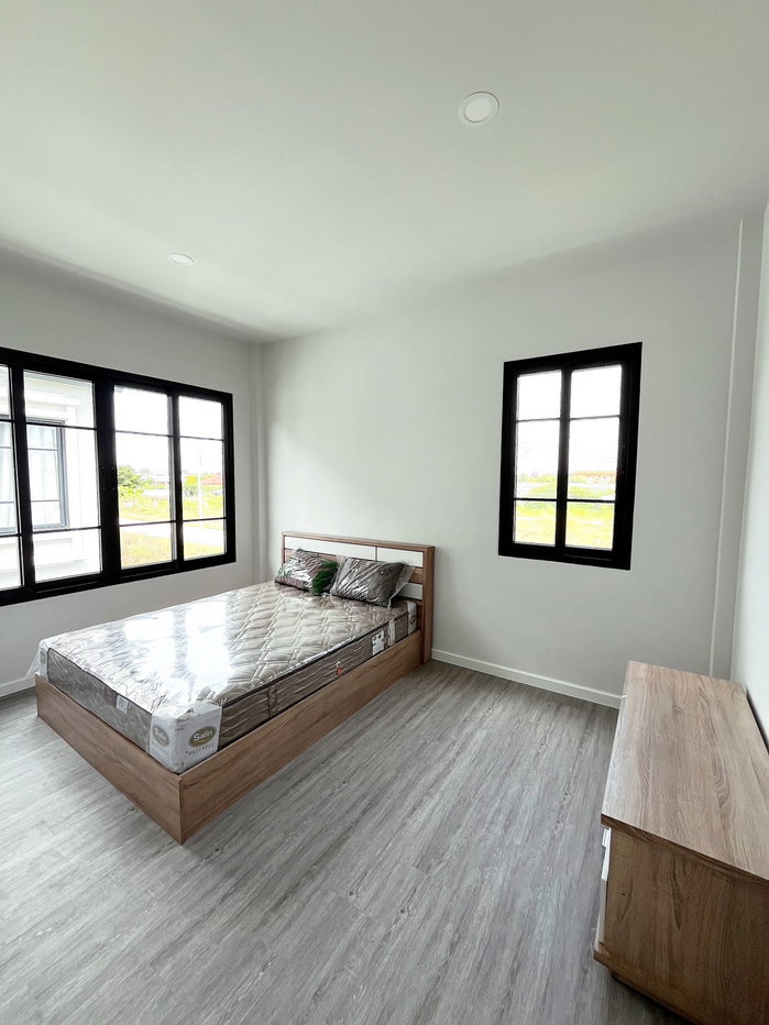 picture 3 Bedrooms, 3 Bathrooms, 2 Parking Spaces | For Rent — Ready to Move In! - 12/17