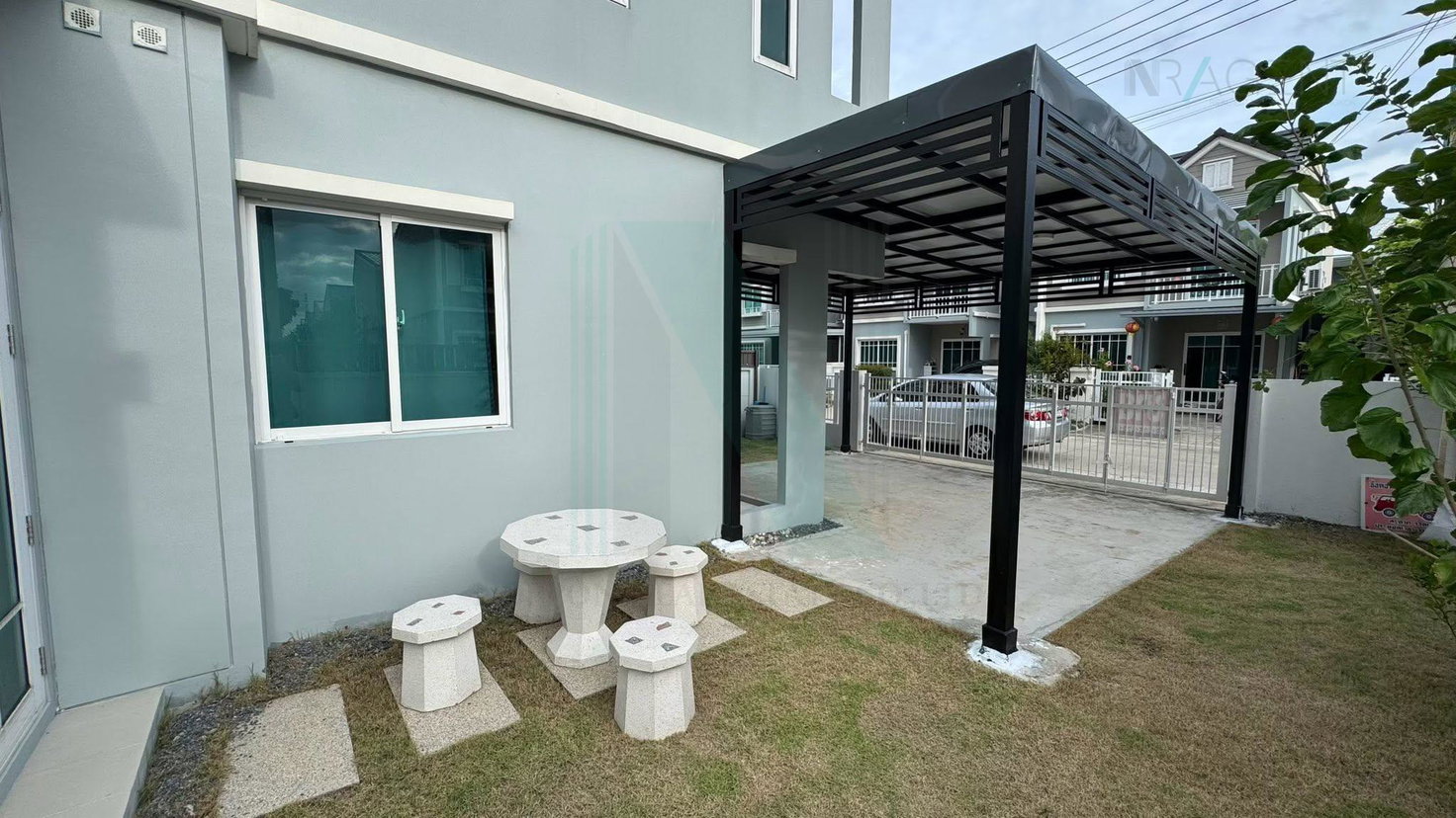รูป ขายบ้านแฝด โครงการ เดอะ วิลเลจ บางนา กม.10 2 ชั้น 3 ห้องนอน 2 ห้องน้ำ - รูปที่ 2/8