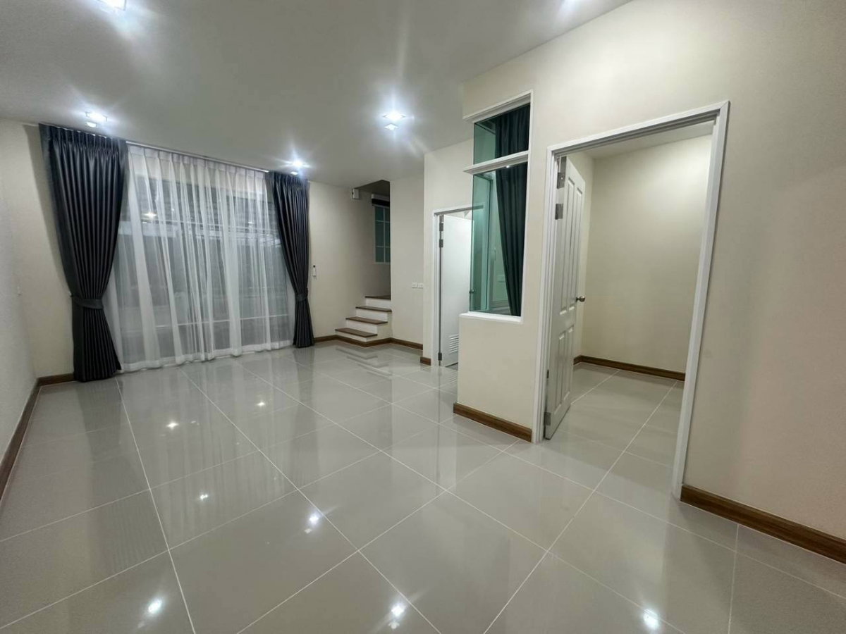 picture For Rent Town Home Golden Town Vibhavadi - Rangsit - 8/21