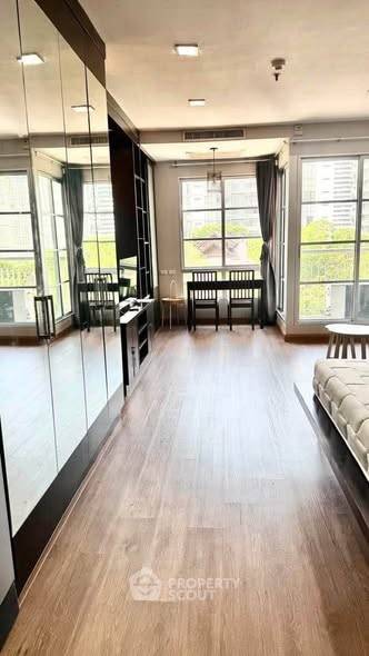 รูป ใกล้ BTS อโศก 200 ม. คอนโด 1 ห้องนอน Citi Smart Sukhumvit 18 (ID 3398317) - รูปที่ 2/8
