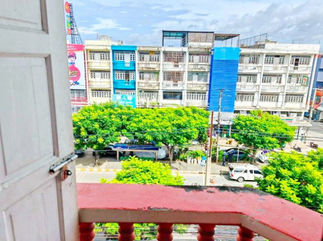รูป สุขุมวิท77 เฉลิมพระเกียรติ ร. 9 สำนักงานเขตประเวศ 300 ม. อาคารพาณิชย์ 4.5 ชั้น 2 นอน 2 น้ำ16 ตร.ว200 ตร.ม. รร.นานาชาติชาร์เตอร์ 750 ม. - รูปที่ 2/8