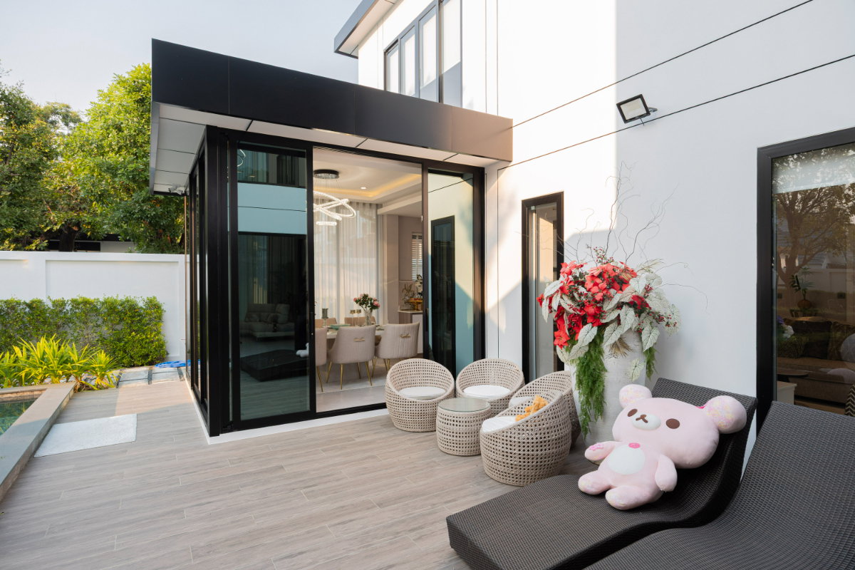รูป Pool Villa 2 ชั้น บ้านหรูสไตล์โมเดิร์น พร้อมสระว่ายน้ำในตัว ใกล้เซ็นทรัลแอร์พอร์ตและสนามบิน #A8-V0051 - รูปที่ 6/26