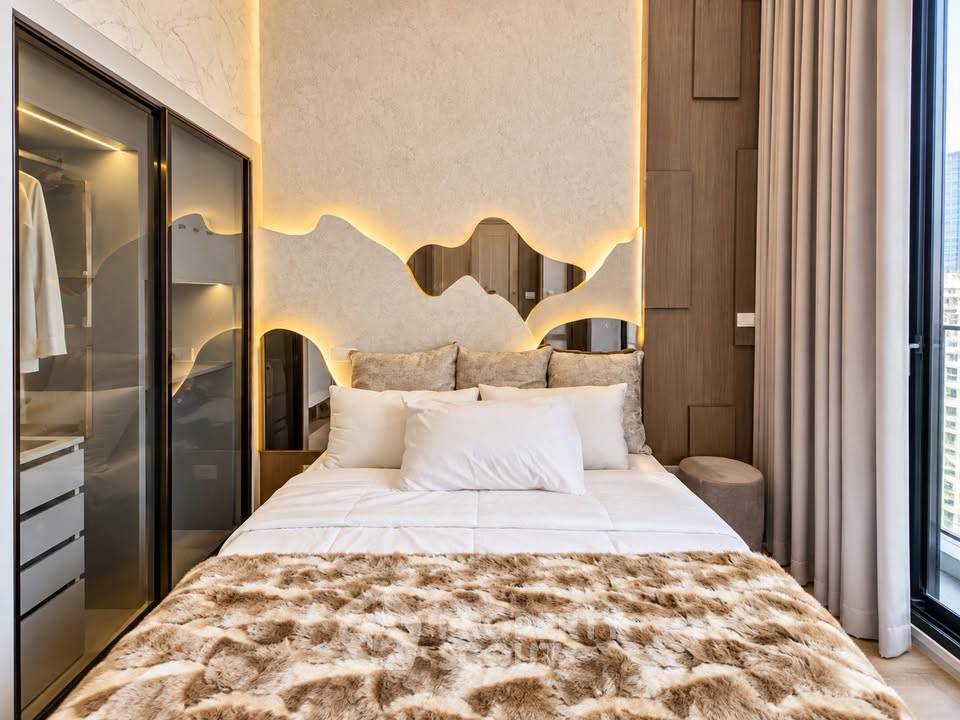 picture 200m To MRT Huai Khwang | 2-BR SOHO Bangkok Ratchada (ID 3397909) - 13/19