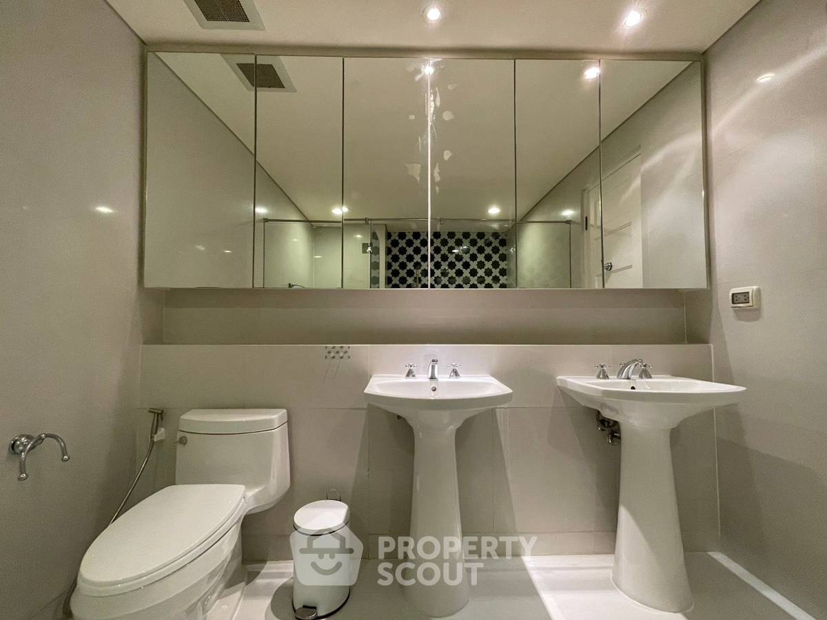 picture 3-BR Condo at Aguston Sukhumvit 22 near MRT Queen Sirikit National Convention Centre (ID 3260610) - 18/27
