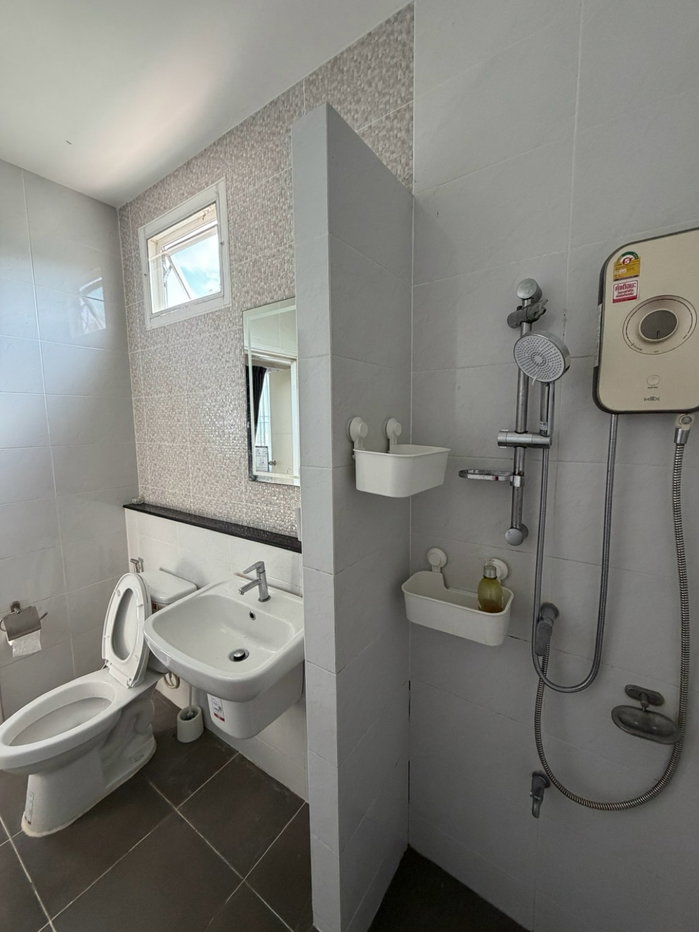 picture Corner Townhome for Sale – Only 5 Minutes from Central Westgate! - 15/18