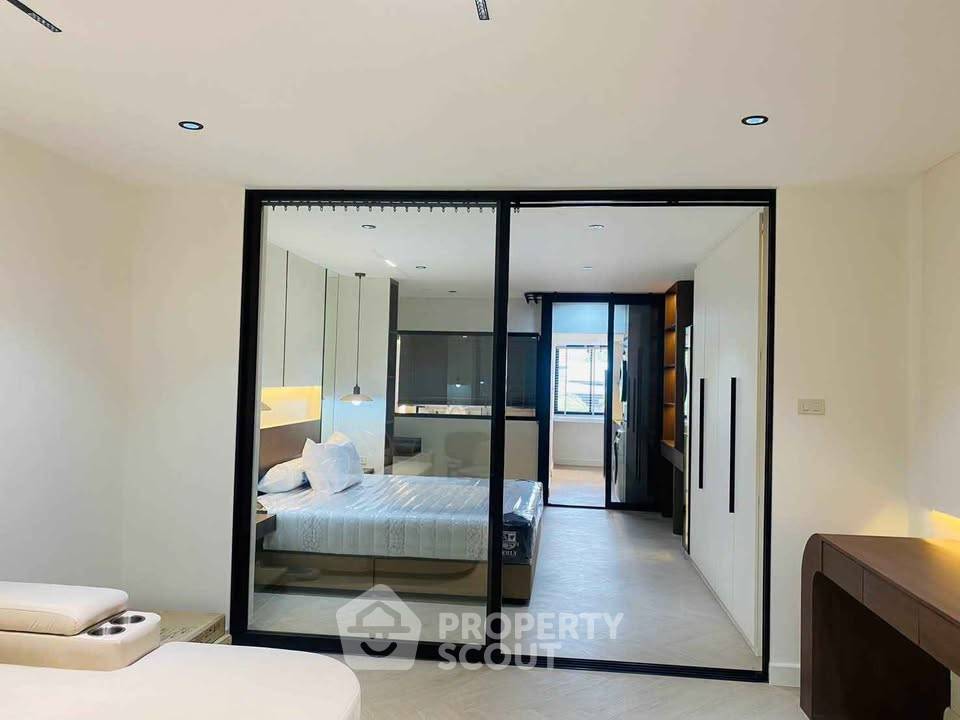 picture 1-BR Condo at Hillside Condo 4 in Chang Phueak (ID 3398431) - 6/12