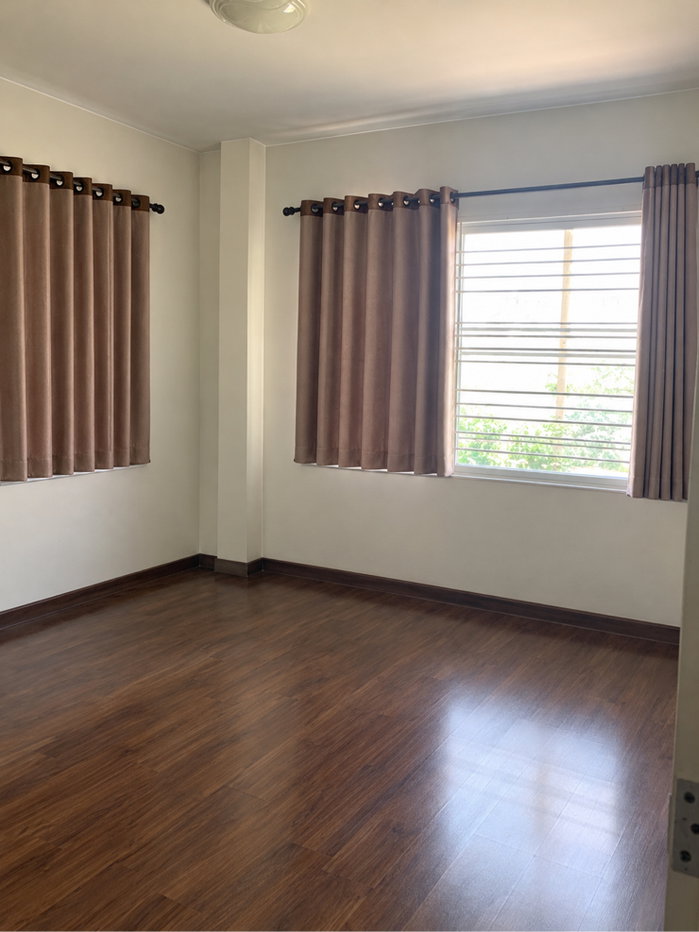 รูป ขายบ้านเดี่ยว โครงการอรสิริน3 เดินทางเข้า-ออกเมือง หรือไปสนามบินง่าย ใกล้โรงเรียนหลายแห่ง  - รูปที่ 4/11