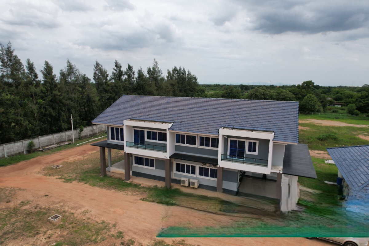 รูป ขายที่ดินสวย ติดถนน 304 อ.เมือง ฉะเชิงเทรา   เนื้อที่ 30 ไร่ 3งาน 7  ตรว   กว้าง 110 เมตร ลึก 450 เมตร - รูปที่ 10/11