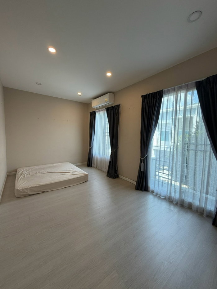 picture Corner Townhome for Sale – Only 5 Minutes from Central Westgate! - 14/18