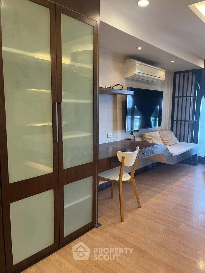 picture 30th-Floor 1-BR At State Tower Condominium Near BTS Saphan Taksin (ID 3401085) - 4/14