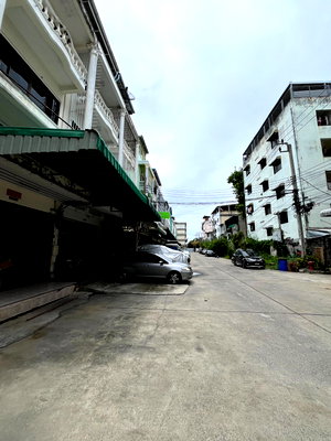 Shophouses for sale Bangkok : House for Sale Soi Rama 2 , 51