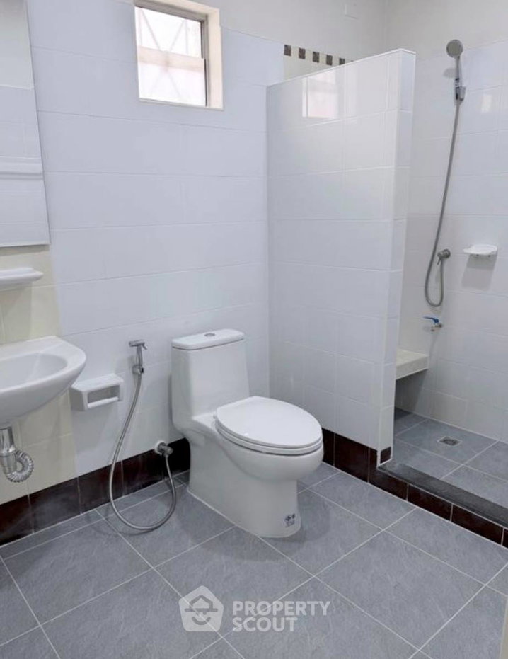 picture Pet-Friendly 4-BR Townhouse At Pruksa Ville 18 (ID 3396415) - 3/4