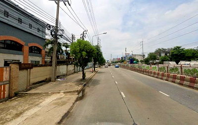 ที่ดิน วิทยาลัยพณิชยการเชตุพน : ขายที่ดินพร้อมสิ่งปลูกสร้าง ติดถนนสุขสวัสดิ์ ใกล้ MRT พระประแดง