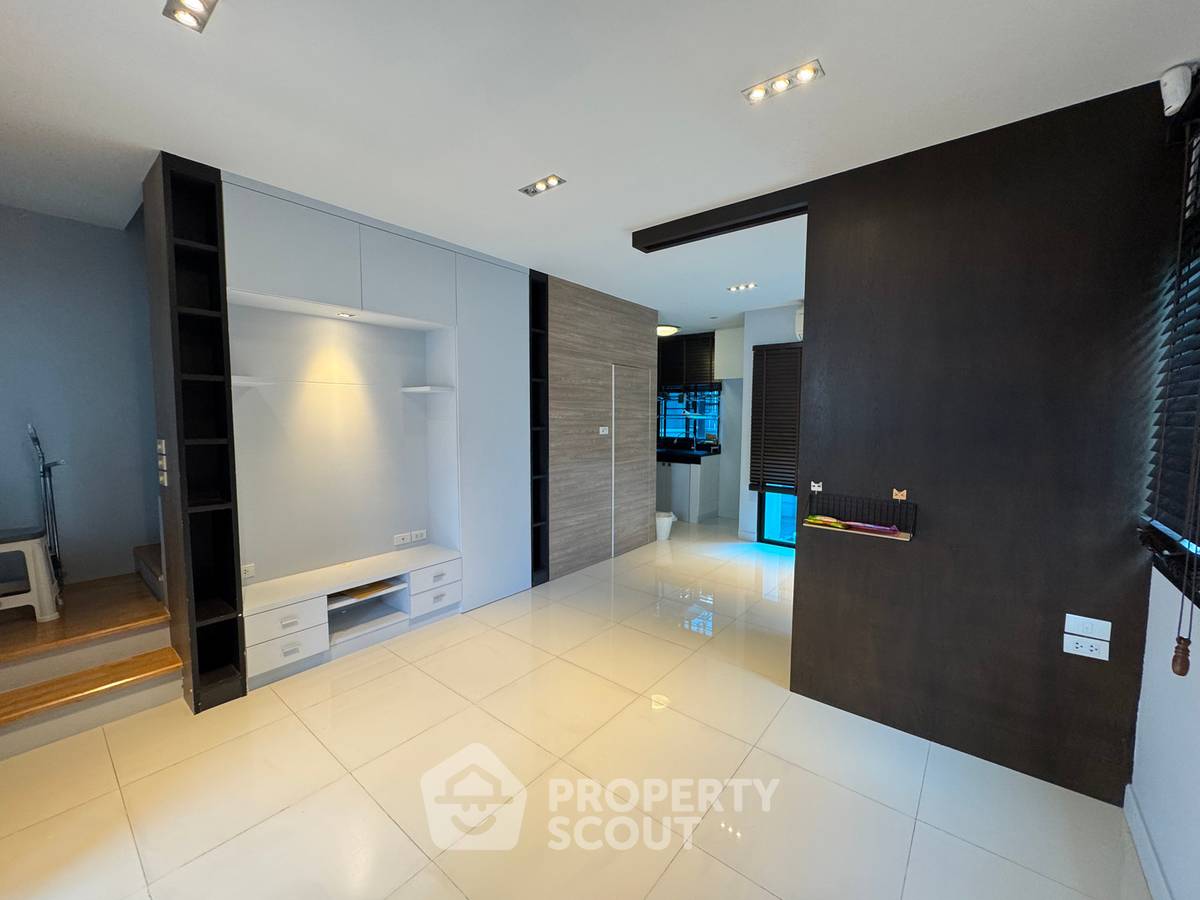 picture 3-BR Townhouse in Thung Song Hong (ID 3399371) - 4/9