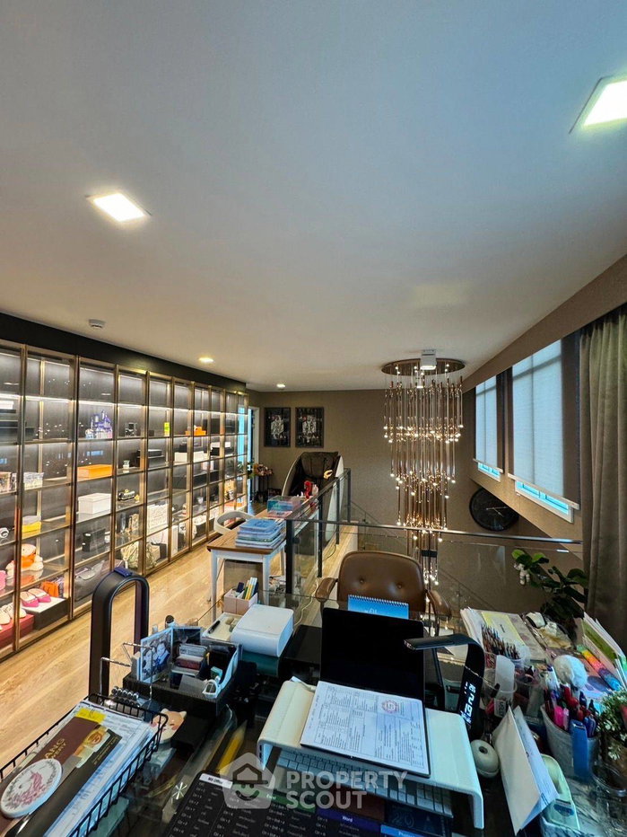 picture Pet-Friendly 3-BR Maestro 01 Sathorn - Yenakat Near MRT Khlong Toei (ID 1804176) - 2/9